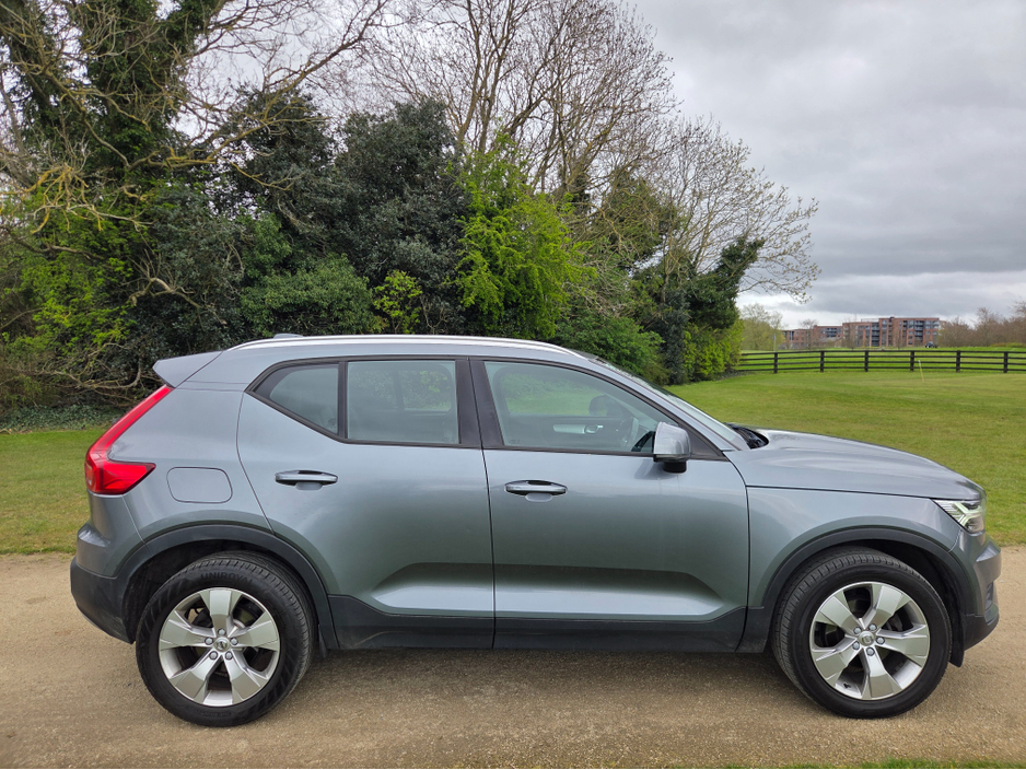 2018 Volvo XC40 - image 14