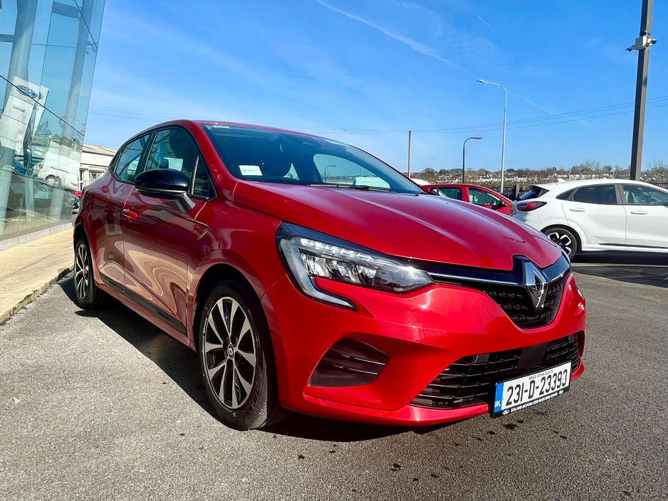 2023 Renault Clio - image 4