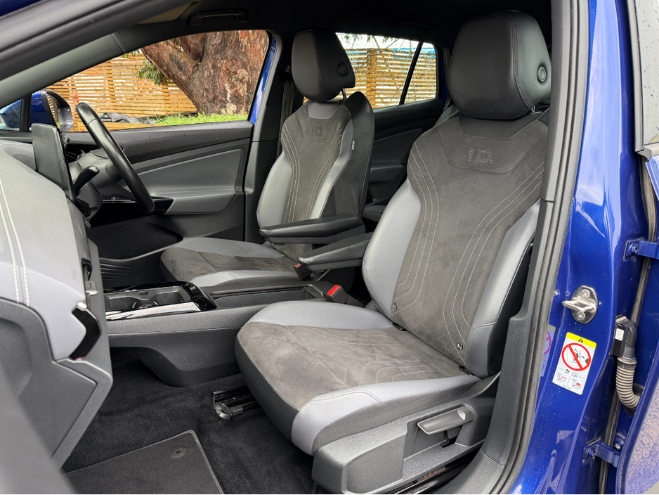 2023 Volkswagen ID.4 - image 28