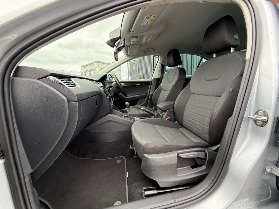 2016 Skoda Octavia - image 6