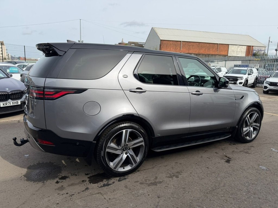 2021 Land Rover Discovery - image 3