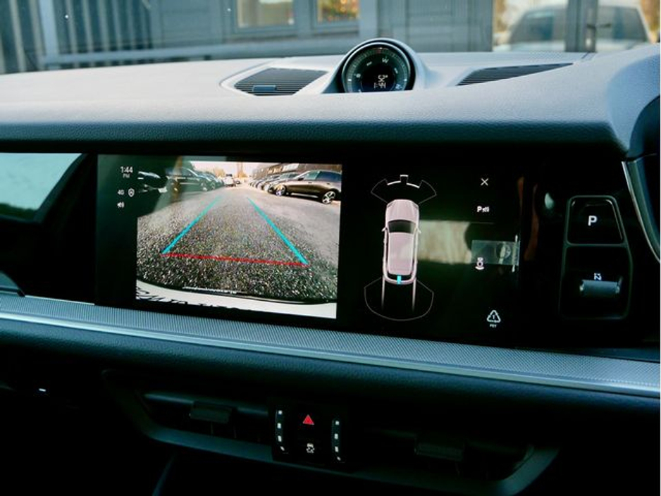 2024 Porsche Cayenne - image 20