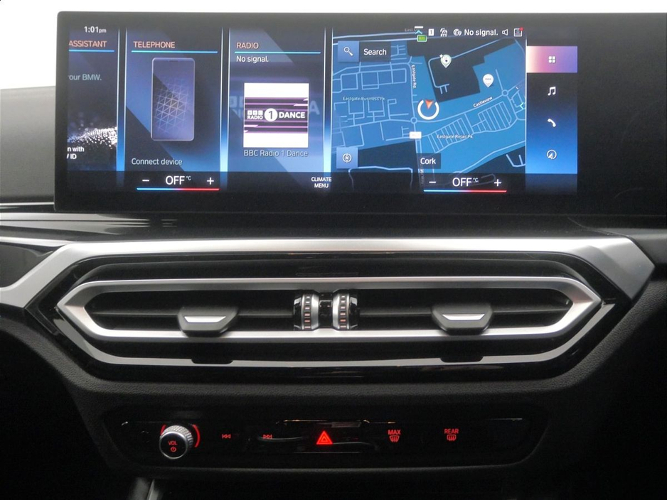 2023 BMW 3 Series - image 8