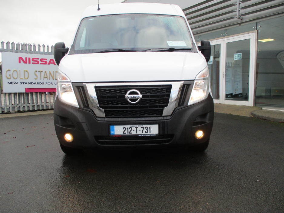 2021 Nissan NV400 - image 2