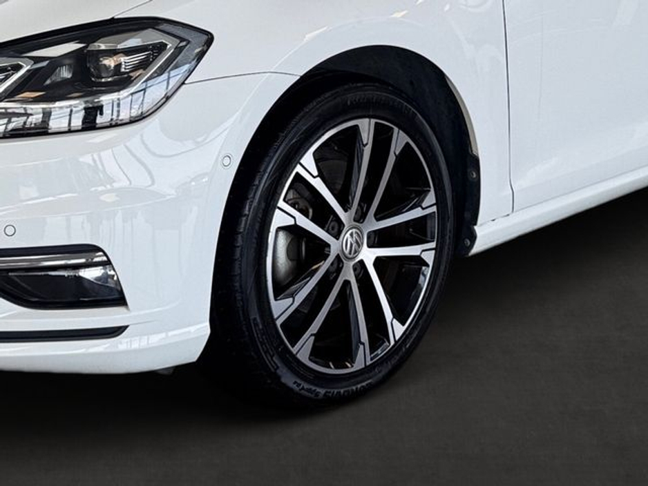 2019 Volkswagen Golf - image 10