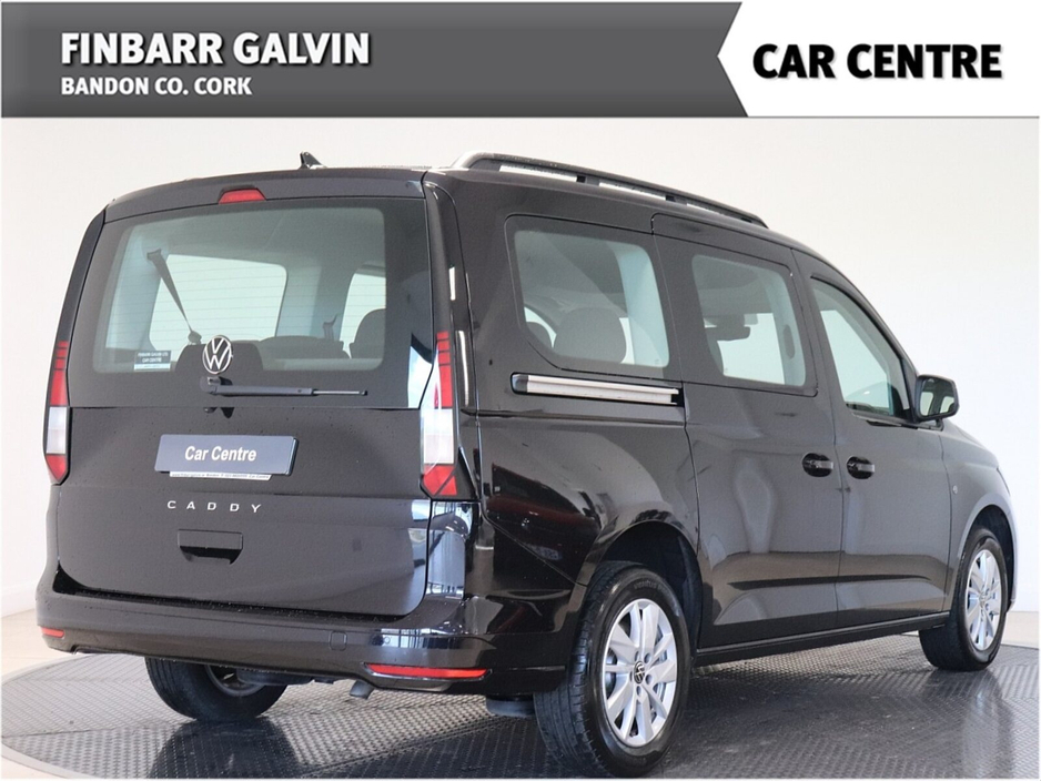 2025 Volkswagen Caddy Maxi Life - image 2