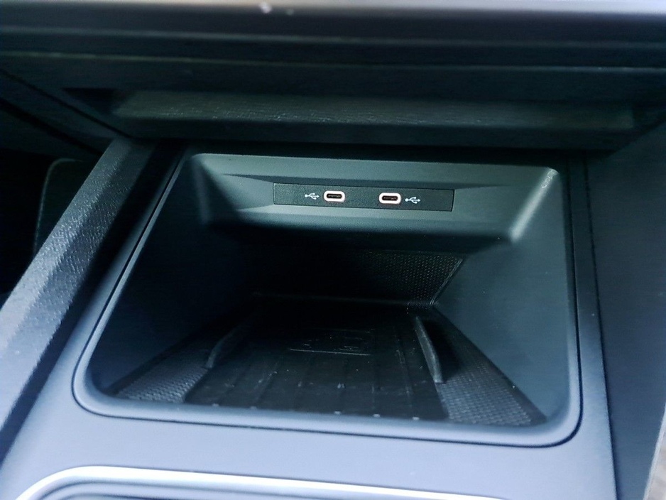 2021 SEAT Leon Xcellence Model 2.0 Diesel 115 Bhp. €22,950