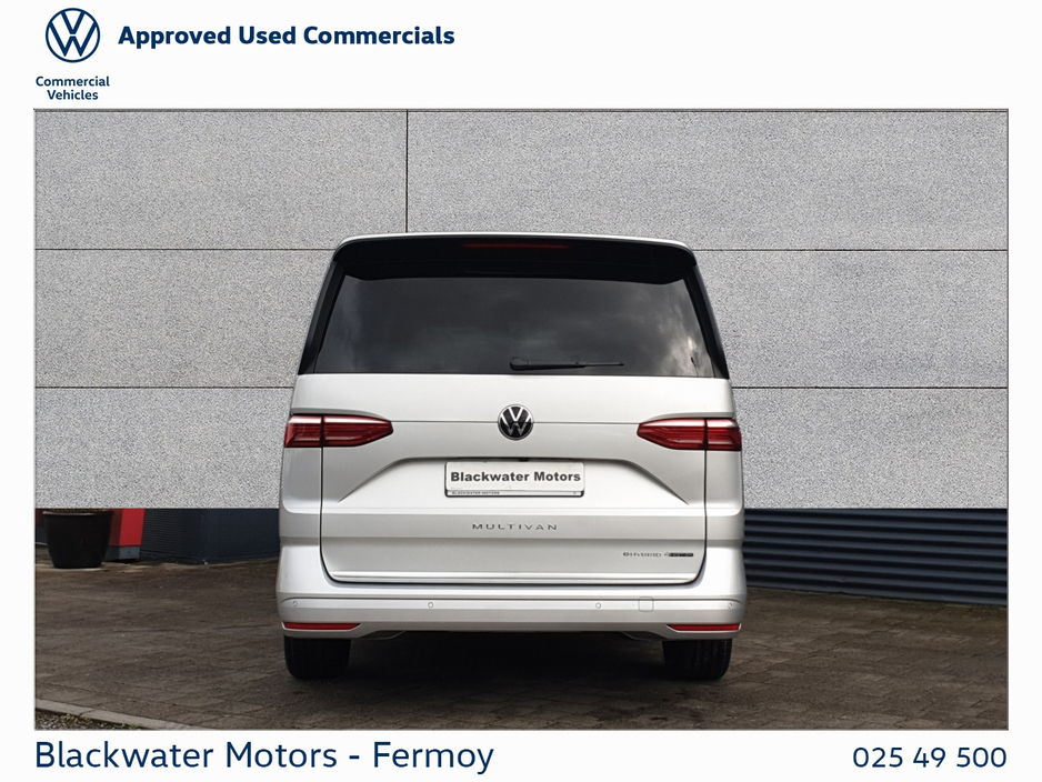 2025 Volkswagen Multivan - image 14