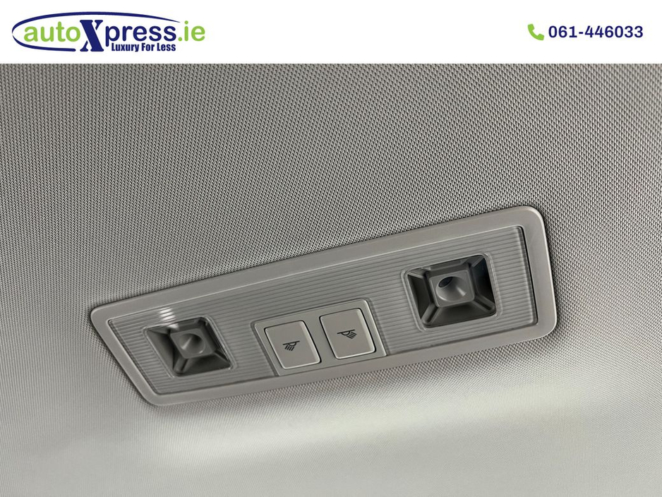 2017 Volkswagen Golf - image 20