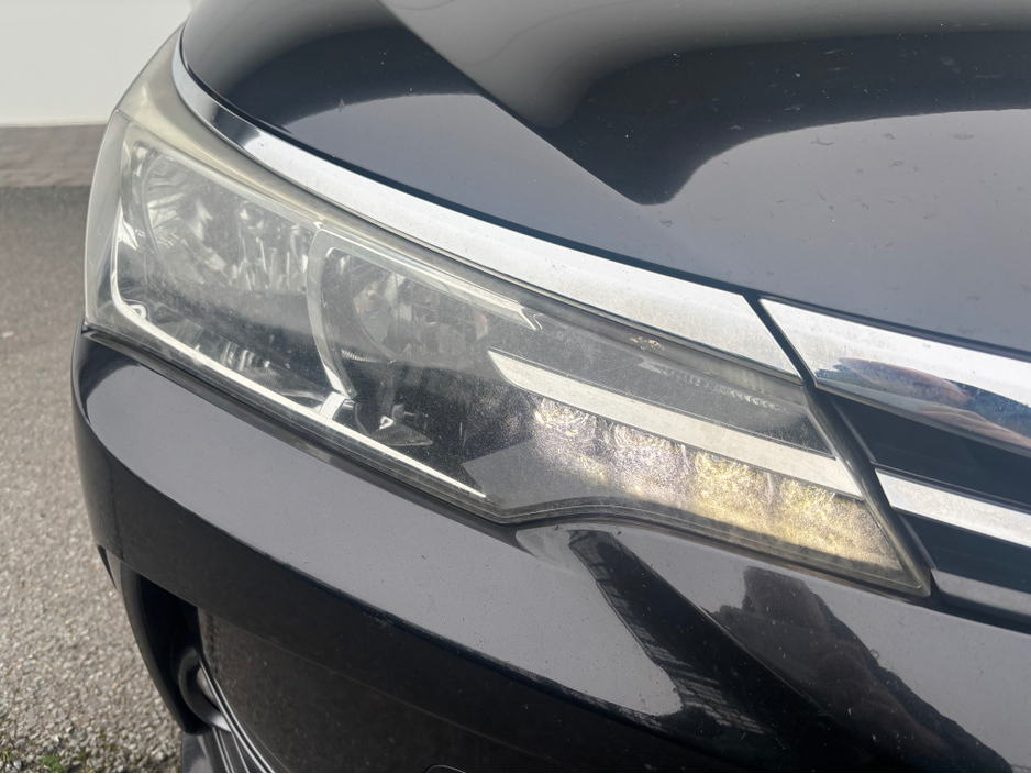 2018 Toyota Corolla - image 9