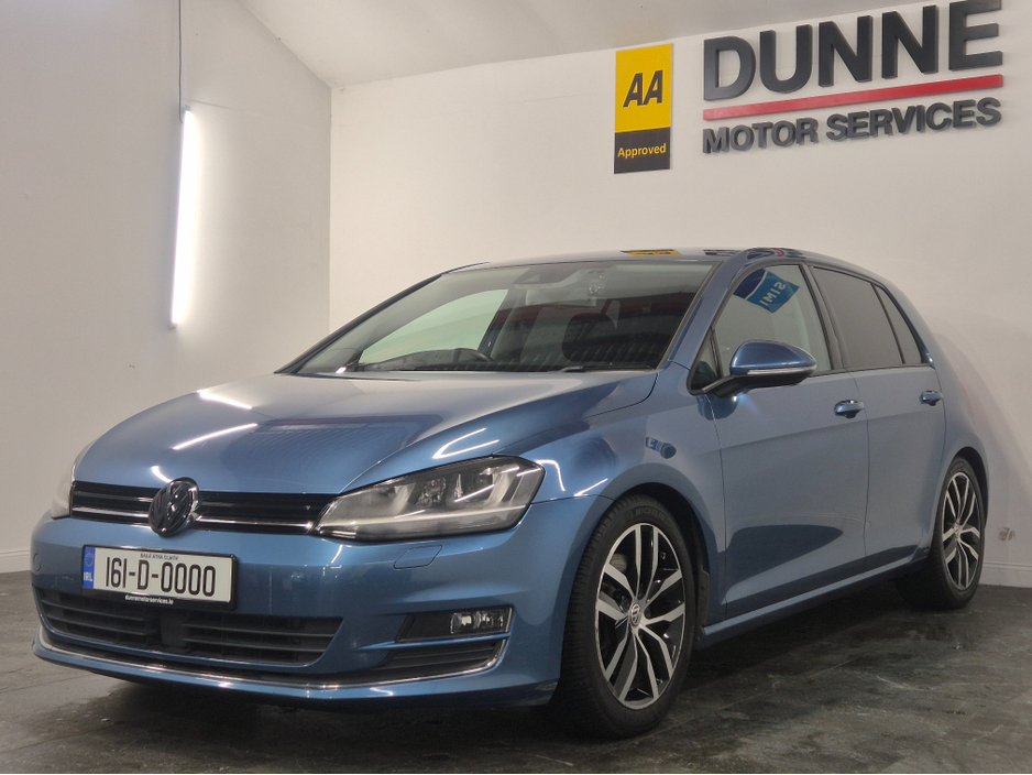 2016 Volkswagen Golf **HIGHLINE**ONLY 82000KMS**ALCANTARA SEATS**17" ALLOYS DIAMOND CUT**LANES ASSIST**KEYLESS ENTRY AND START**ADAPTIVE CRUISE CONTROL**DUAL ZONE CLIMATE CONTROL**REVERSE CAMERA**BLUETOOTH STREAMING €15,499