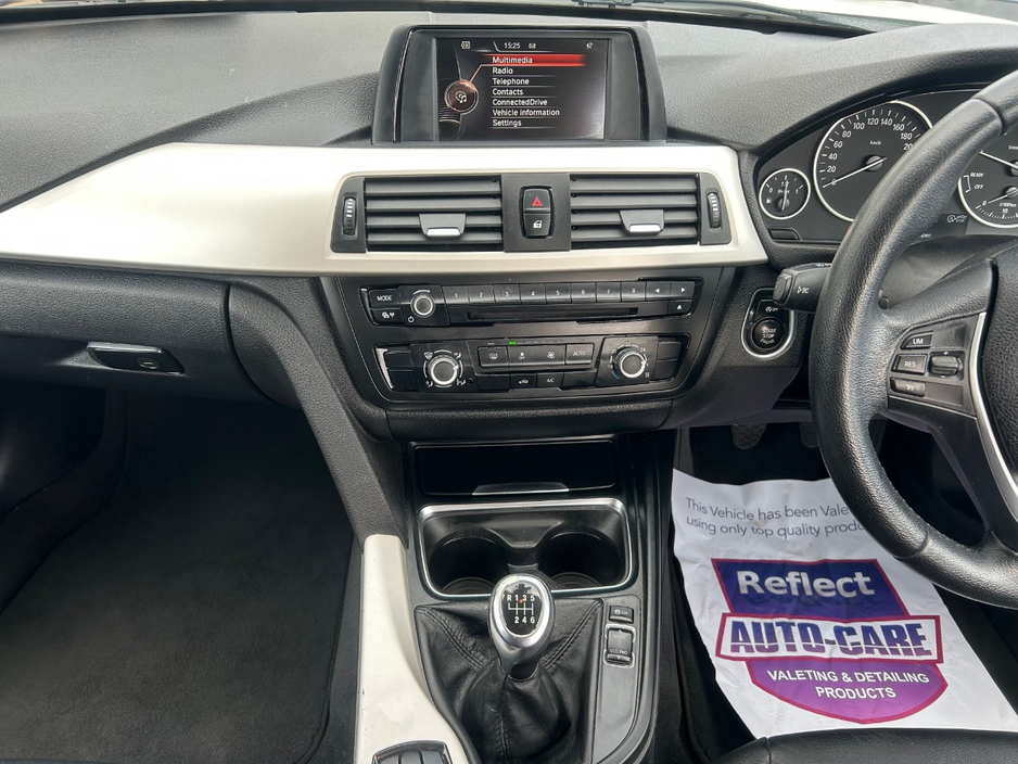 2014 BMW 3 Series - image 12