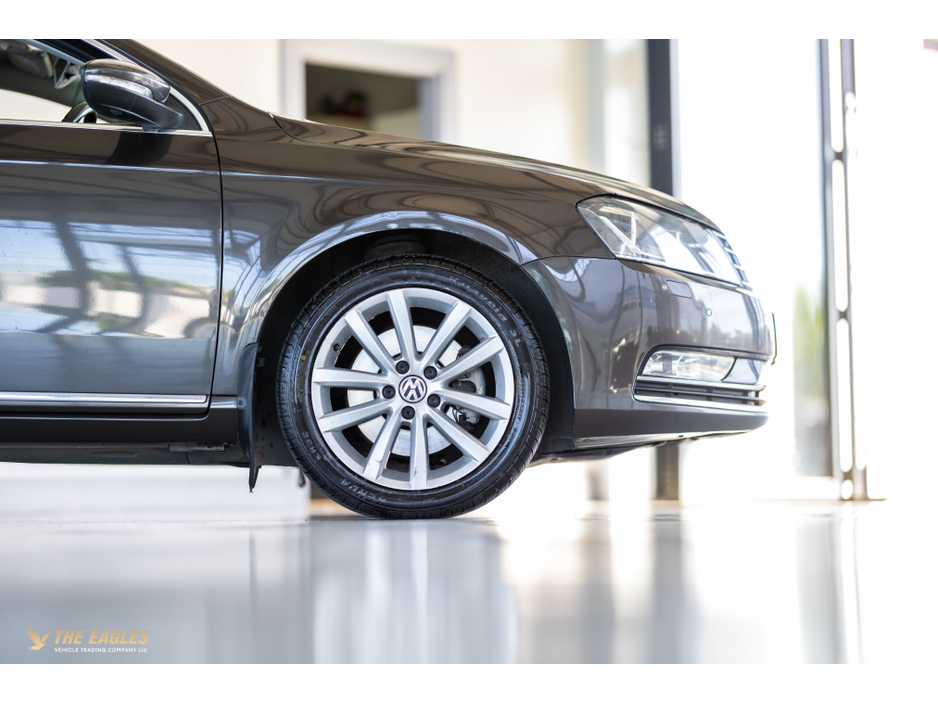 2014 Volkswagen Passat HIGHLINE 1.6 TDI MANUAL 6SPEED FWD BLUEMOTION 105HP 4DR €7,950