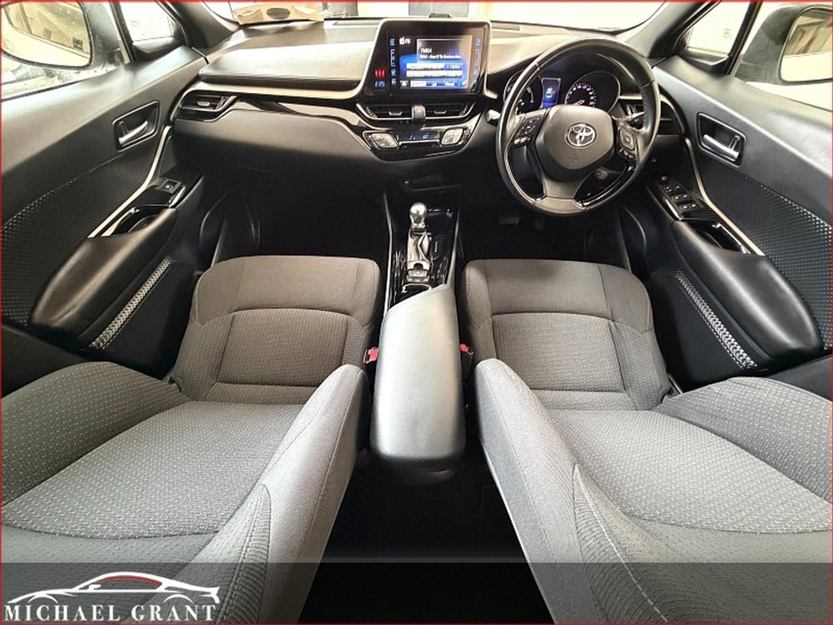 2019 Toyota C-HR - image 11