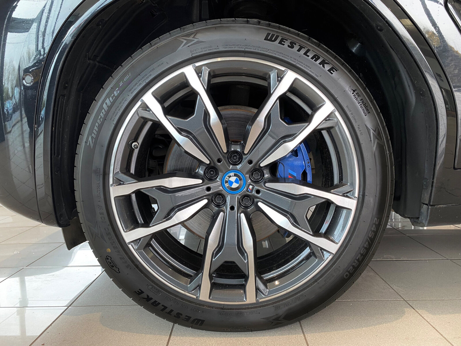 2023 BMW X3 - image 6