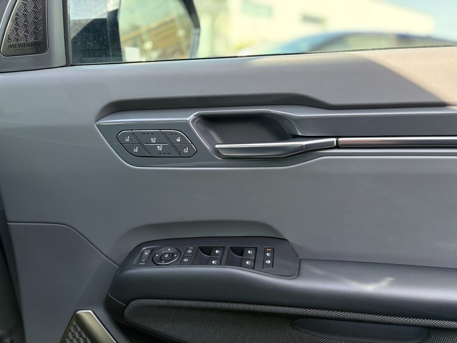 2025 Kia EV9 - image 9