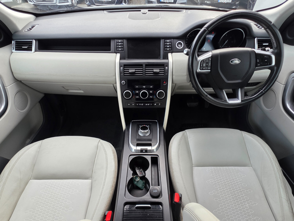 2017 Land Rover Discovery Sport - image 5