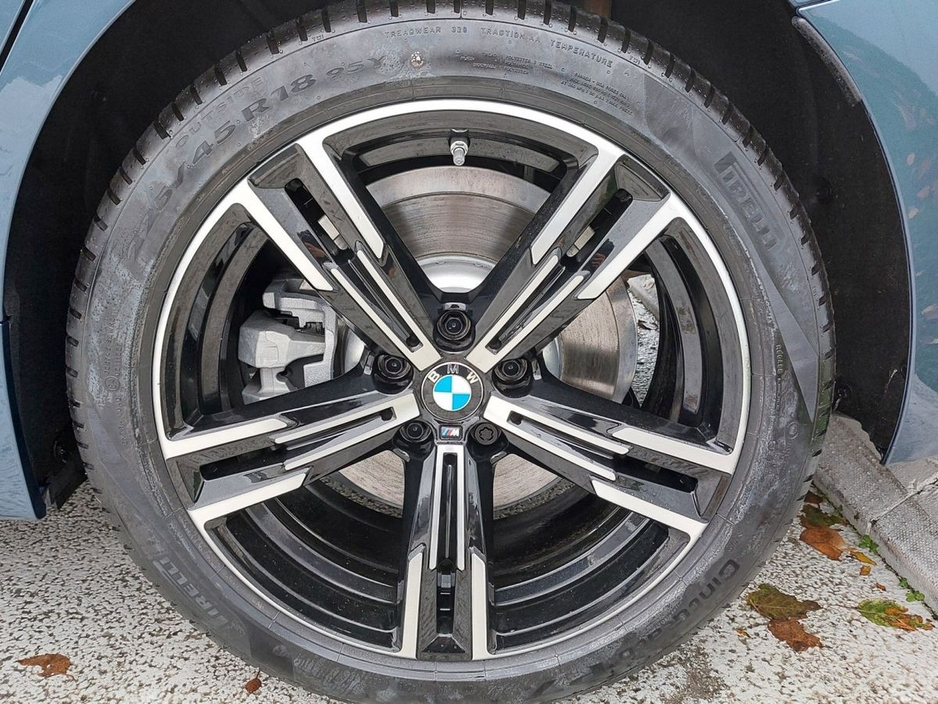 2025 BMW 3 Series - image 14