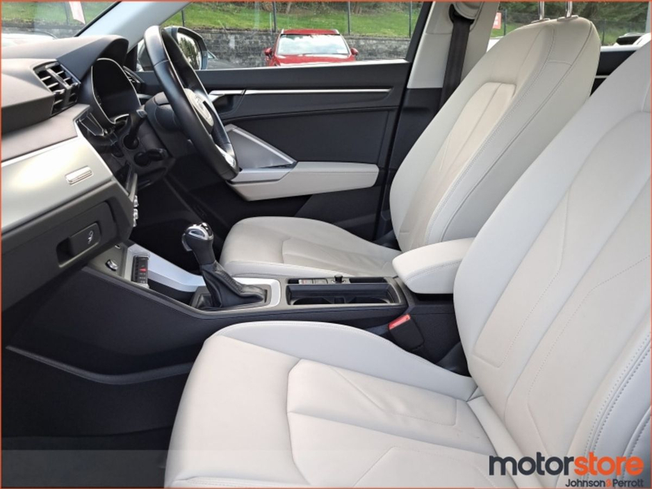 2023 Audi Q3 - image 3