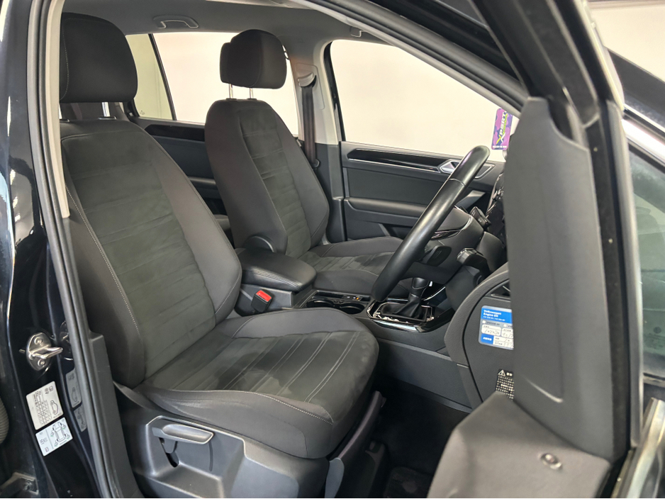 2020 Volkswagen Touran VOLKSWAGEN TOURAN 1.4 TSI DSG*7 SEATER*FRONT AND REAR HEATED SEATS*PARK ASSIST & CAMERA*ELECTRIC TAILGATE*LANE ASSIST*FINANCE AVAILABLE TRADE INS WELCOME*