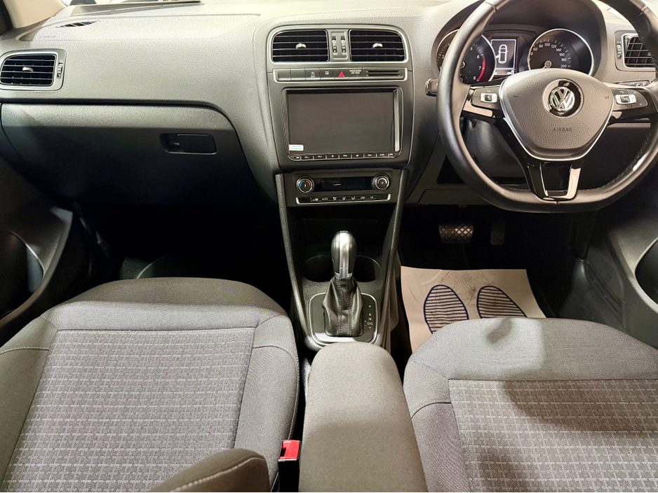 2017 Volkswagen Polo - image 12