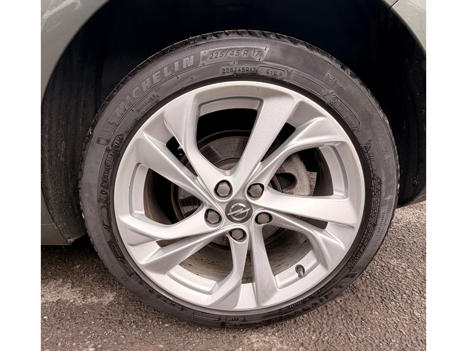 2020 Opel Astra - image 12