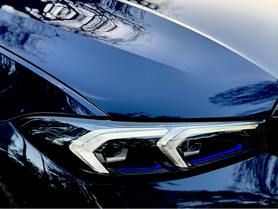 2024 BMW 3 Series - image 42