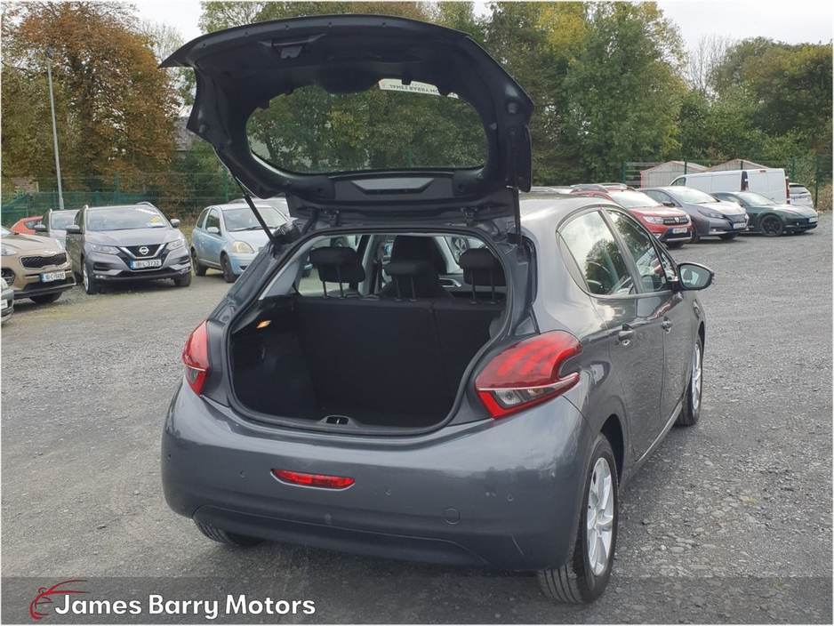 2016 Peugeot 208 - image 29