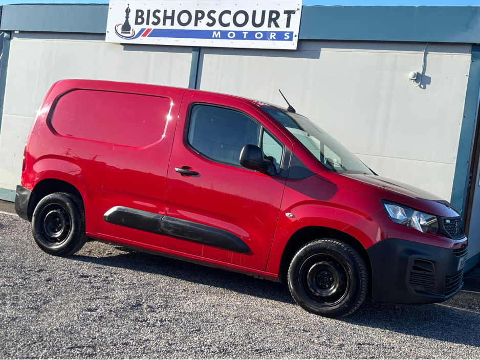 2021 Peugeot Partner - image 3