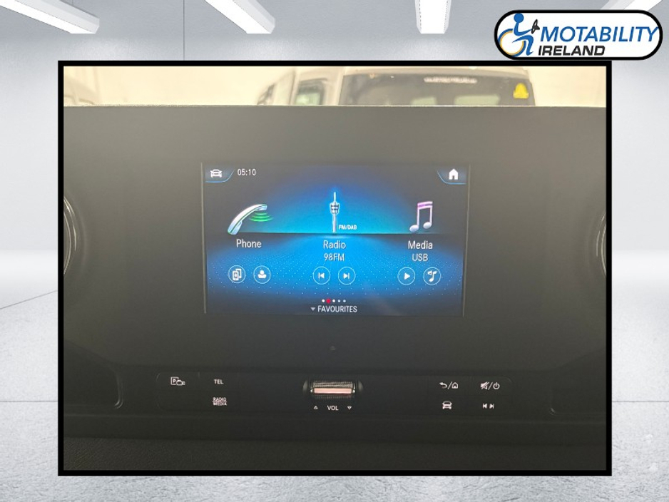 2020 Mercedes-Benz Sprinter - image 13