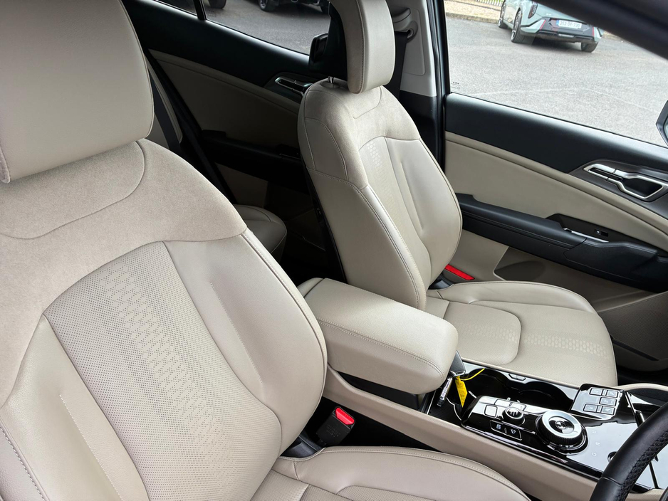 2023 Kia Sportage - image 7