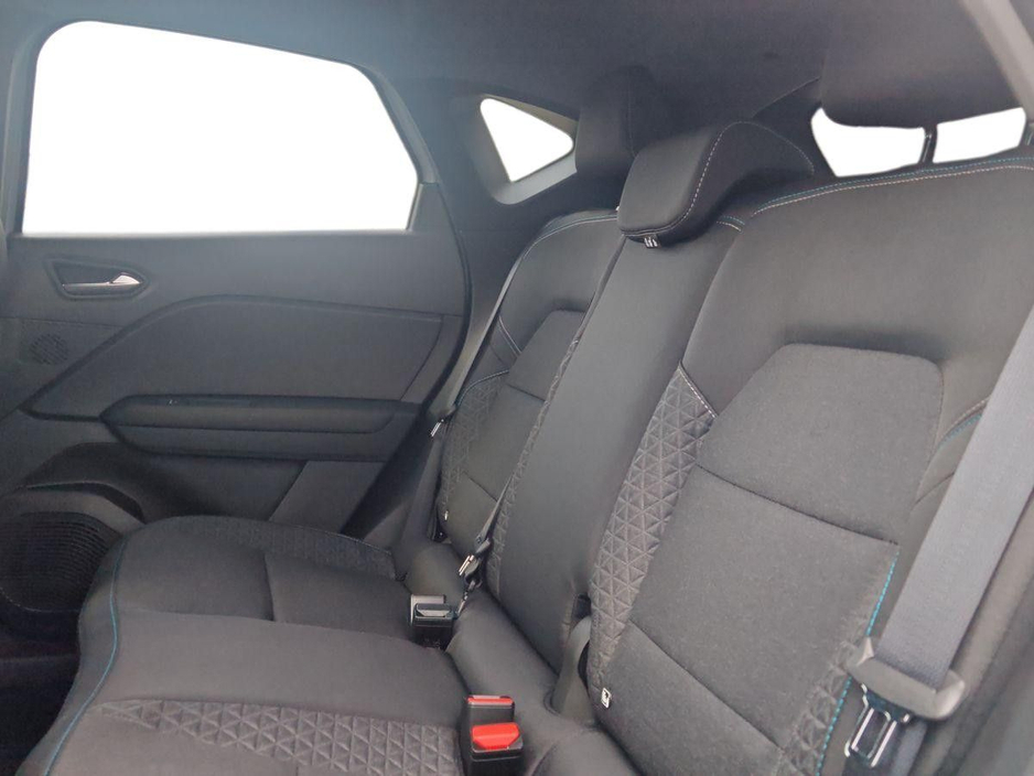 2026 Renault Captur - image 11