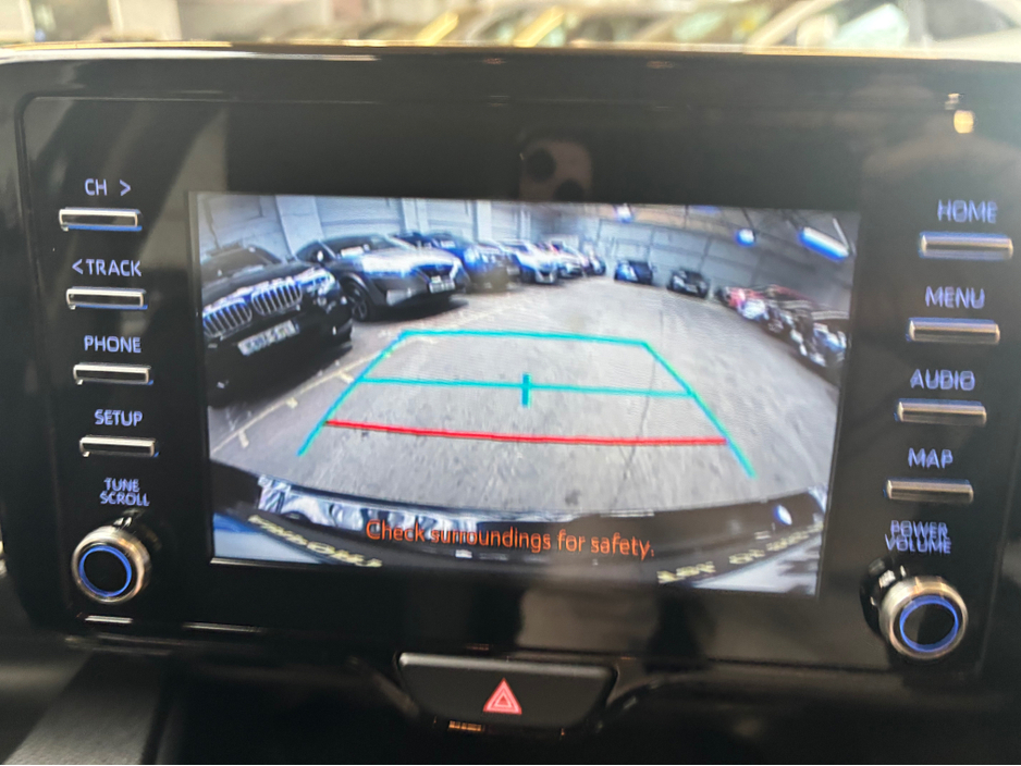 2021 Toyota Yaris - image 10