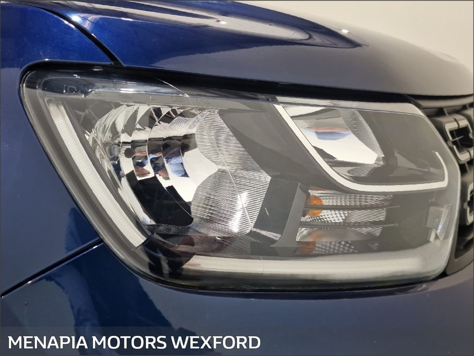 2020 Dacia Duster - image 16