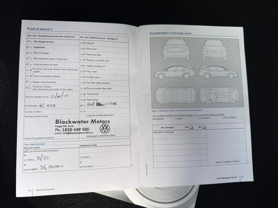 2016 Volkswagen Passat - image 19