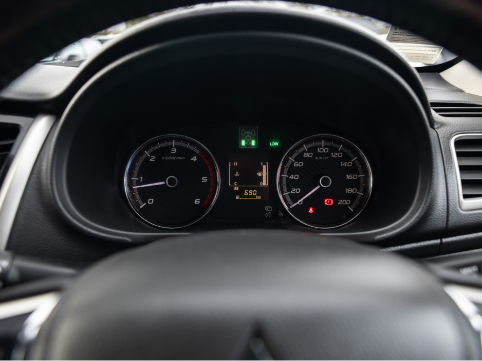 2019 Mitsubishi L200 SUPERCHARGER 17MY INTENSE 6MT CREWC 2.5 DID CR 4WORK CREWCAB 4DR €19,500