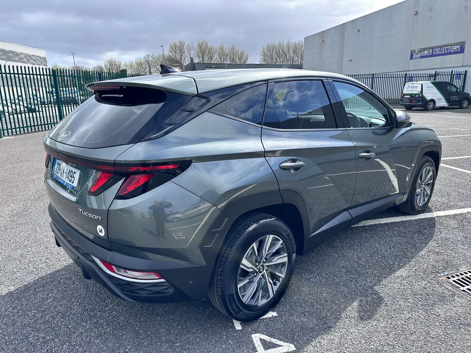 2022 Hyundai Tucson - image 3