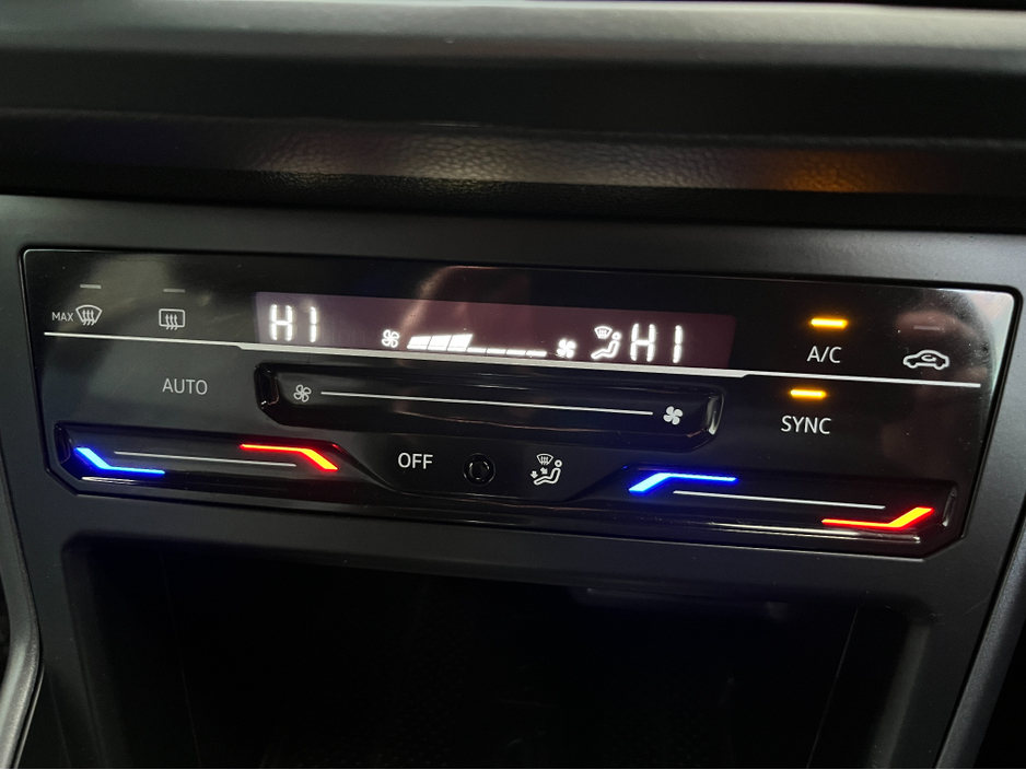 2022 Volkswagen Polo R-LINE AUTOMATIC 1.0 PETROL //KEYLESS ENTRY//ADAPTIVE CRUISE CONTROL//REVERSE CAMERA// €21,950