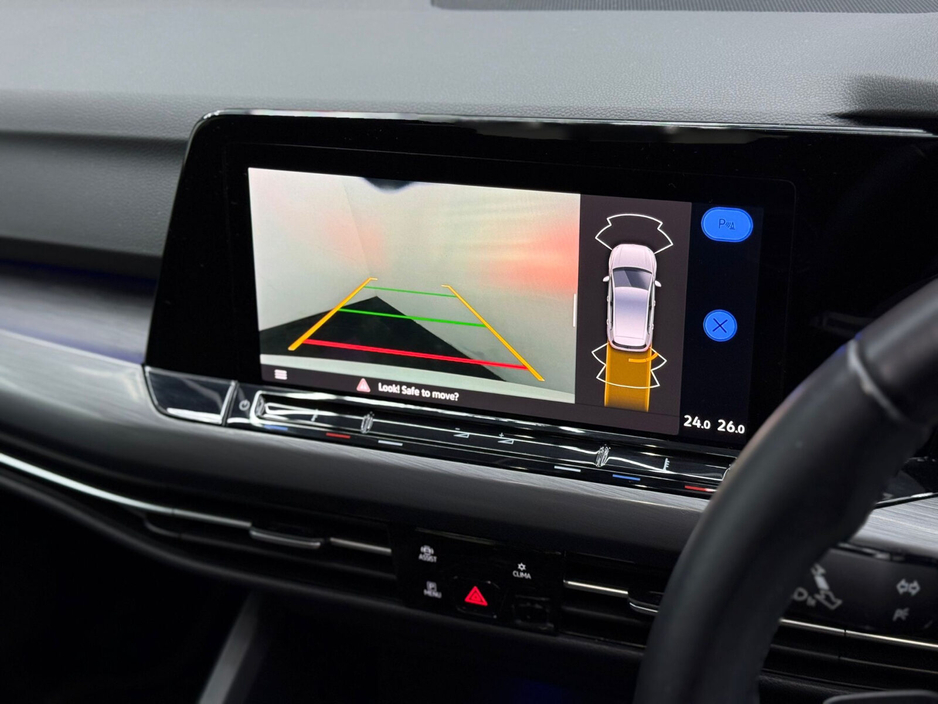 2020 Volkswagen Golf - image 11