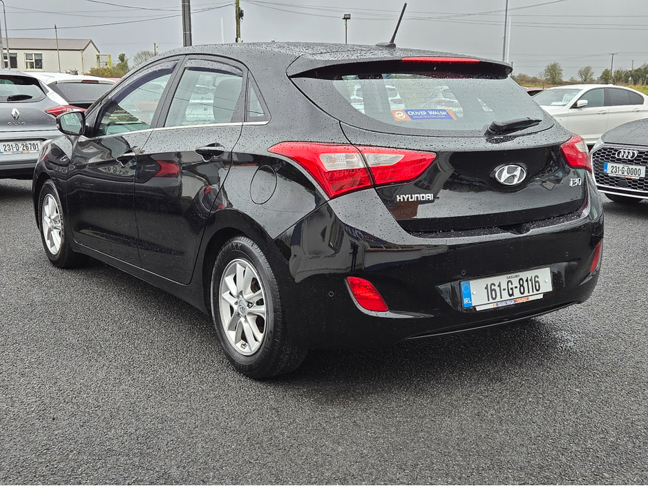 2016 Hyundai i30 - image 7