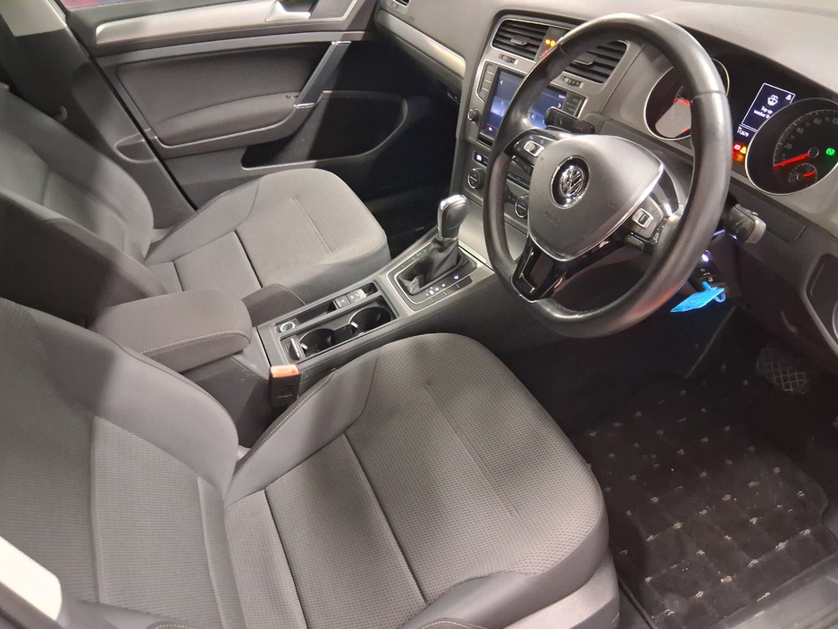 2014 Volkswagen Golf - image 7