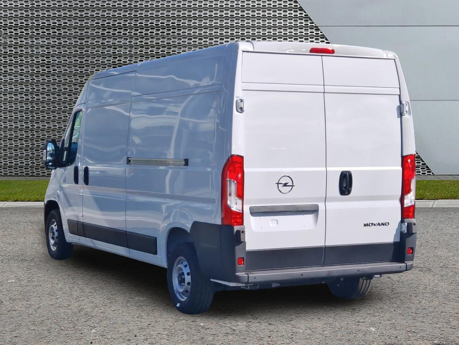 2026 Opel Movano - image 2