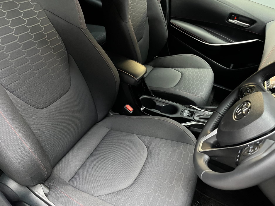 2025 Toyota Corolla - image 10