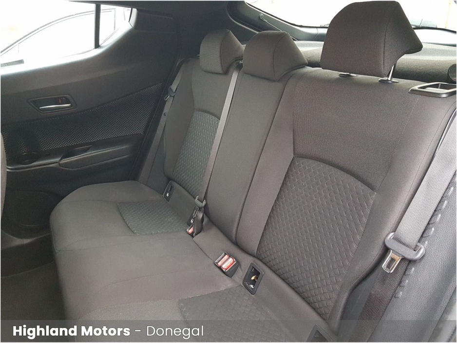 2022 Toyota C-HR 1.8 HYBRID SPORT BITONE €25,900