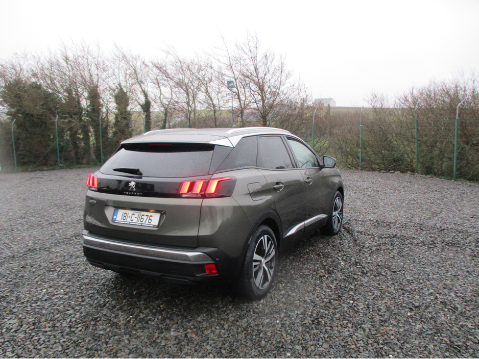 2018 Peugeot 3008 - image 10