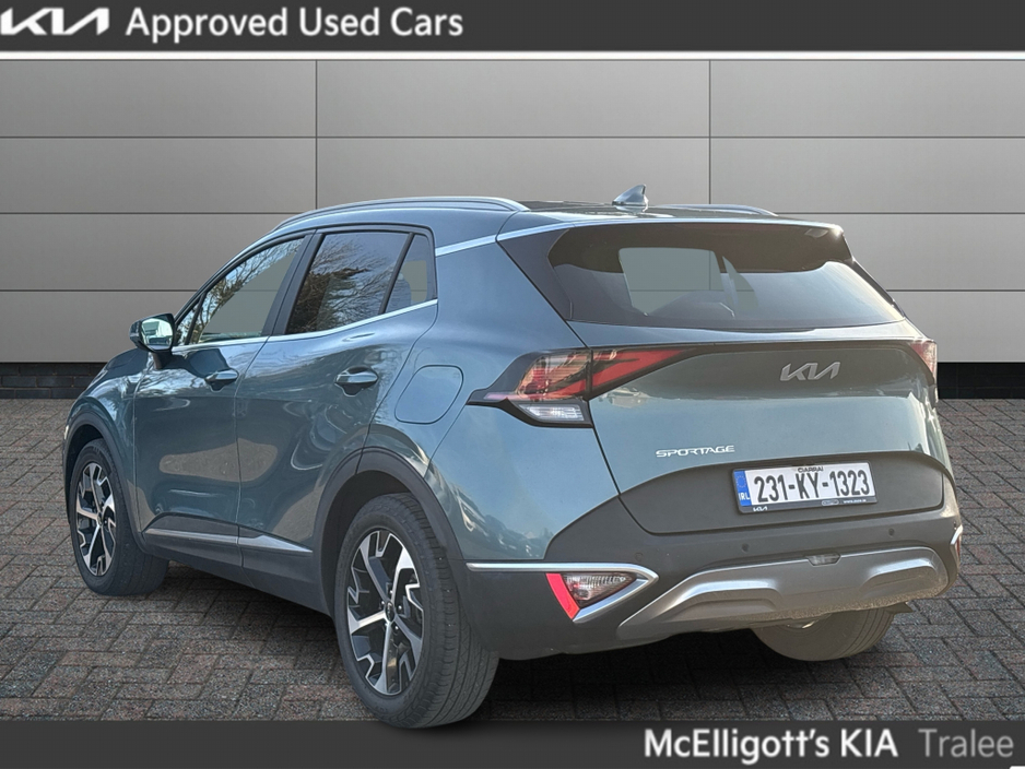 2023 Kia Sportage - image 2