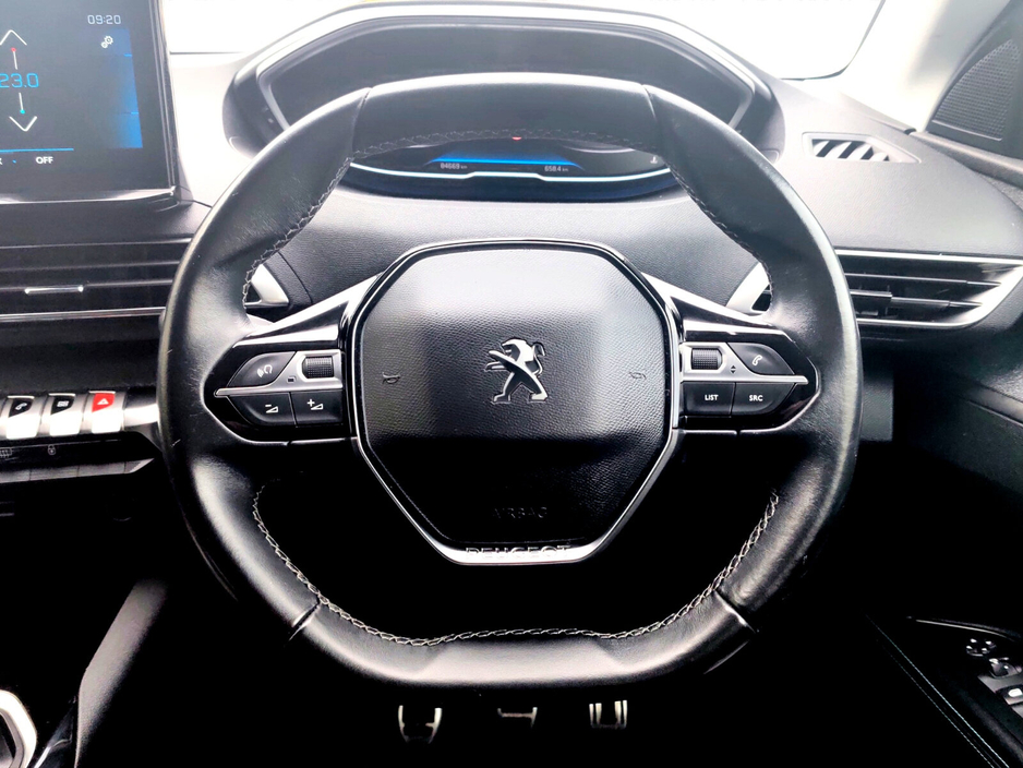 2023 Peugeot 5008 - image 10