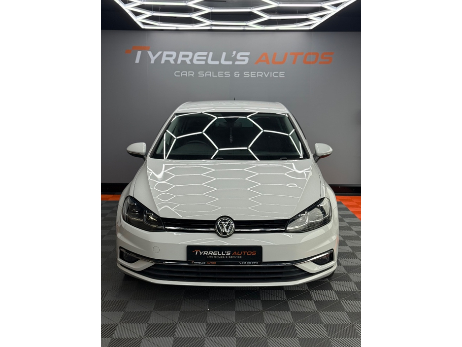 2018 Volkswagen Golf - image 3