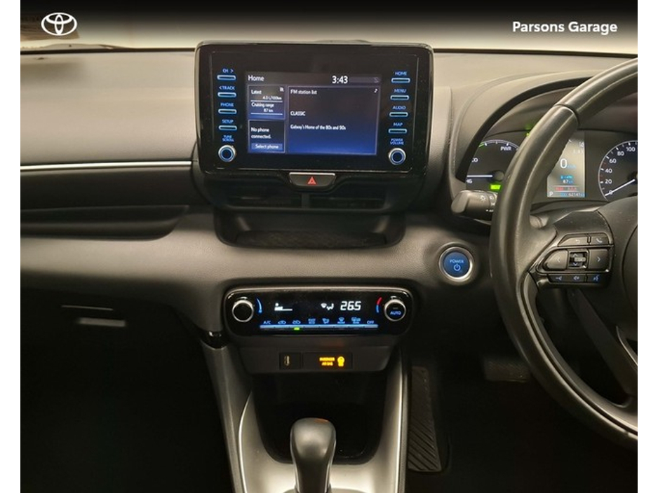 2022 Toyota Yaris - image 10