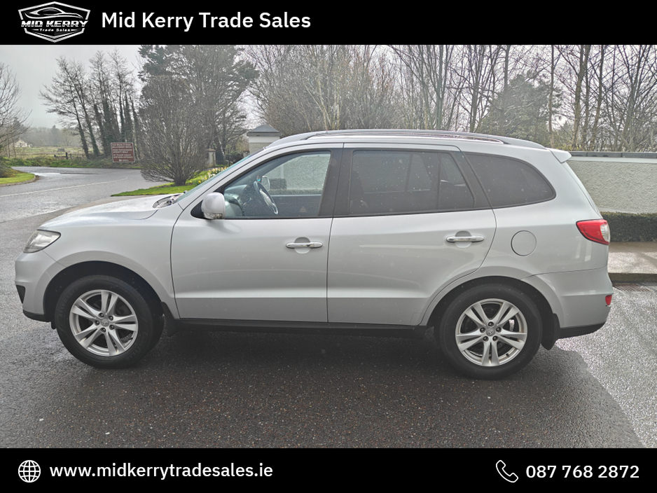 2011 Hyundai Santa Fe - image 5